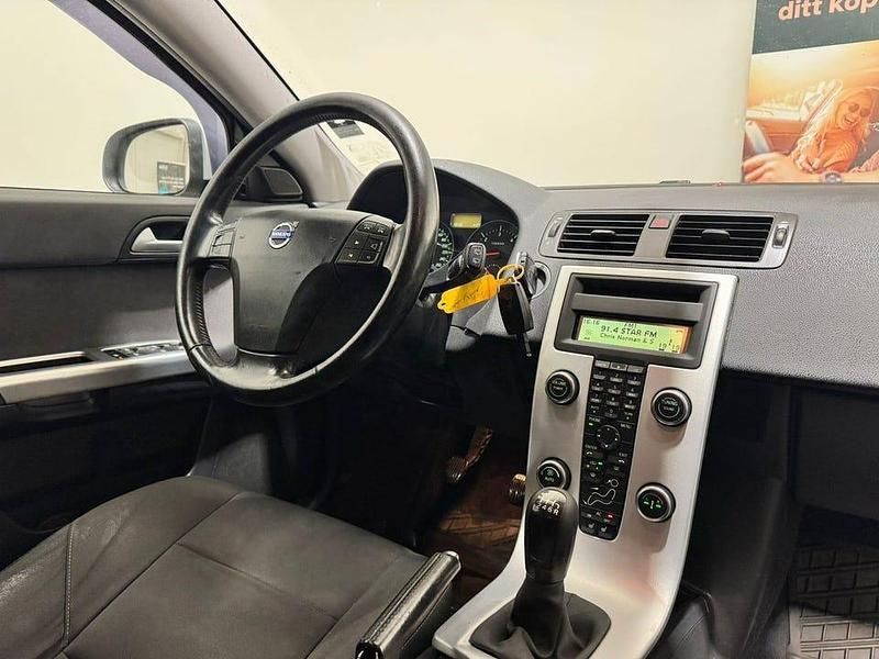 Begagnad Volvo V50 Momentum 150 HK (110 kW) 2011 Ljusgrå Kombi