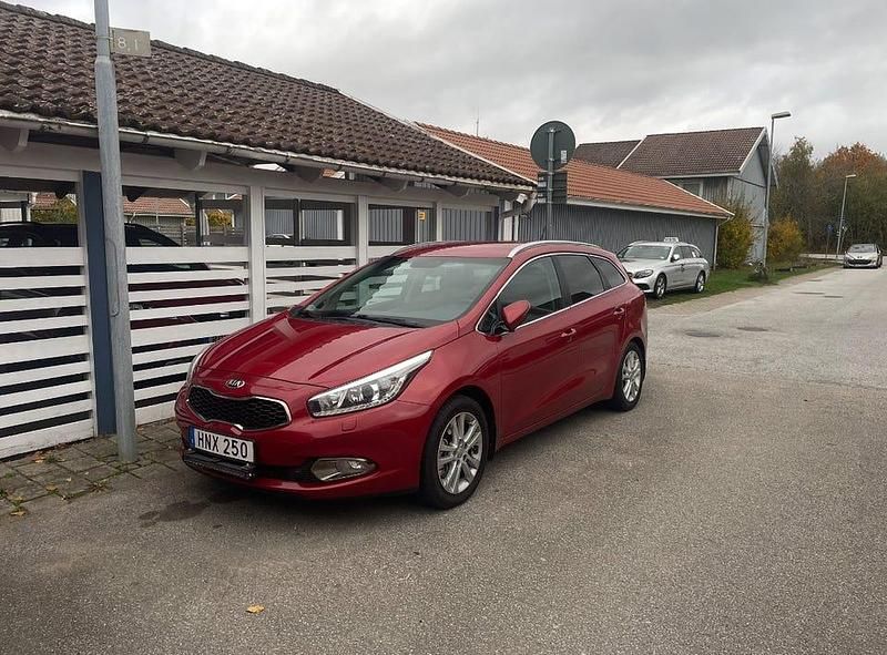 Begagnad 2015 Kia Ceed Sportswagon Kombi | 94 999 kr (Marknadspris) - Bild 1/4