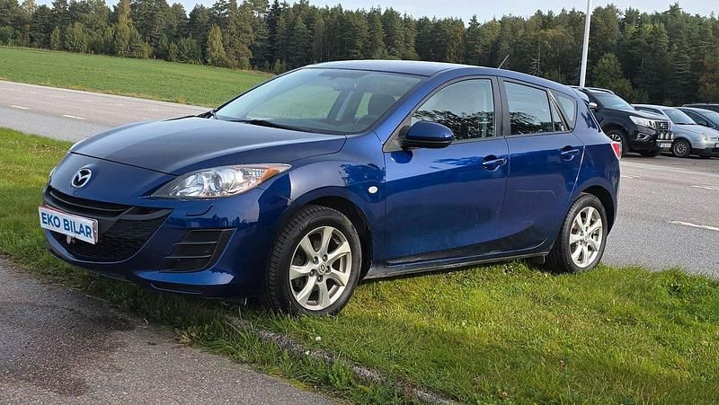Blå Begagnad 2011 Mazda 3 Inclusive Halvkombi | 48 900 kr (Marknadspris) - Bild 1/4