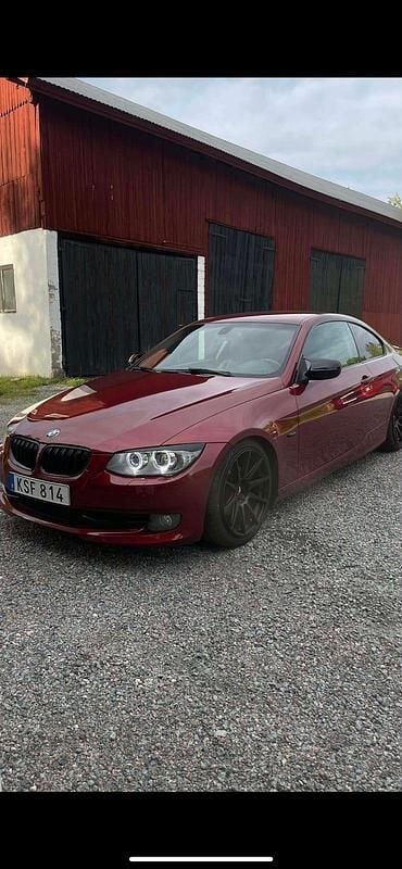 Begagnad BMW 320 2010