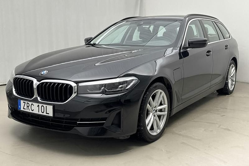 Svart Begagnad 2021 BMW 530 Kombi | 269 000 kr - Bild 1/4