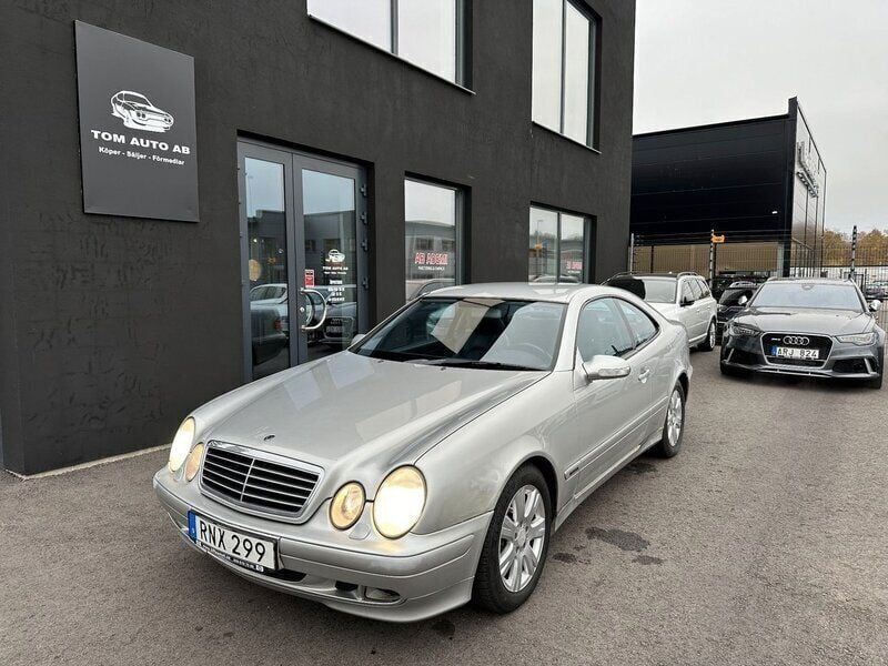 Ljusgrå Begagnad 2000 Mercedes CLK230 Avantgarde Sportkupé | 20 000 kr - Bild 1/4