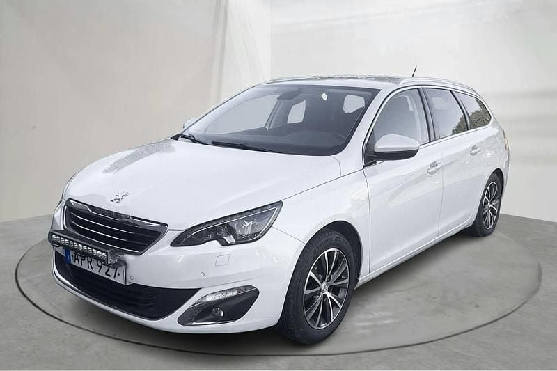 Vit Begagnad 2015 Peugeot 308 Allure Kombi | 97 000 kr (Marknadspris) - Bild 1/4