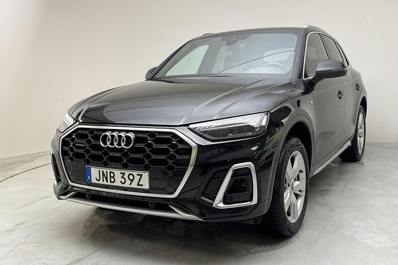 Svart Begagnad 2022 Audi Q5 Comfort SUV | 390 000 kr (Marknadspris) - Bild 1/4