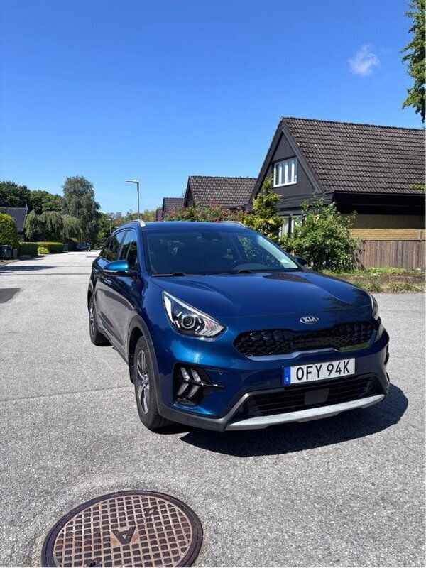 Blå Begagnad 2020 Kia Niro 2 SUV | 208 000 kr (Marknadspris) - Bild 1/4