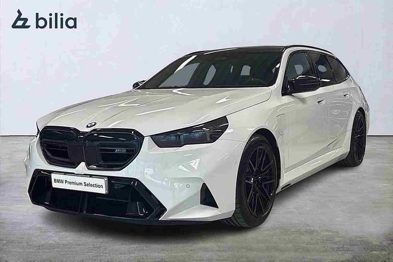 Vit Begagnad 2026 BMW M5 Kombi | 1 499 900 kr - Bild 1/1