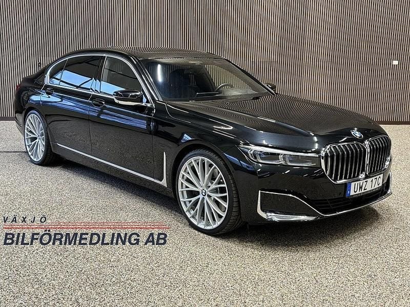 Begagnad BMW M760 Executive 585 HK (430 kW) 2019 Svart Sedan