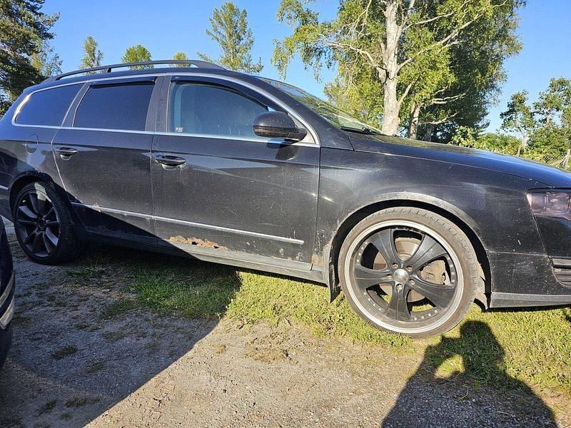 Svart Begagnad 2007 VW Passat Comfortline Kombi | 15 000 kr (Marknadspris) - Bild 1/1