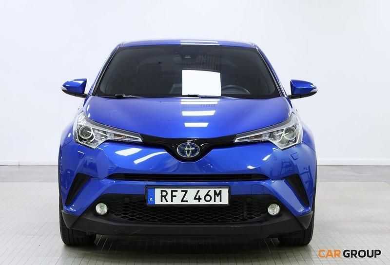 Blå Begagnad 2019 Toyota C-HR Active SUV | 209 900 kr (Marknadspris) - Bild 1/4