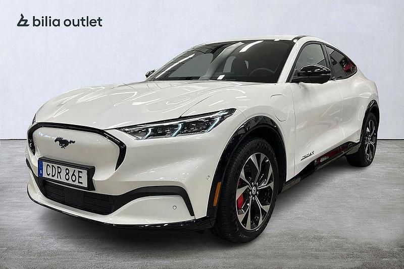 Vit Begagnad 2023 Ford Mustang Mach-E SUV | 454 900 kr (Dyr) - Bild 1/3