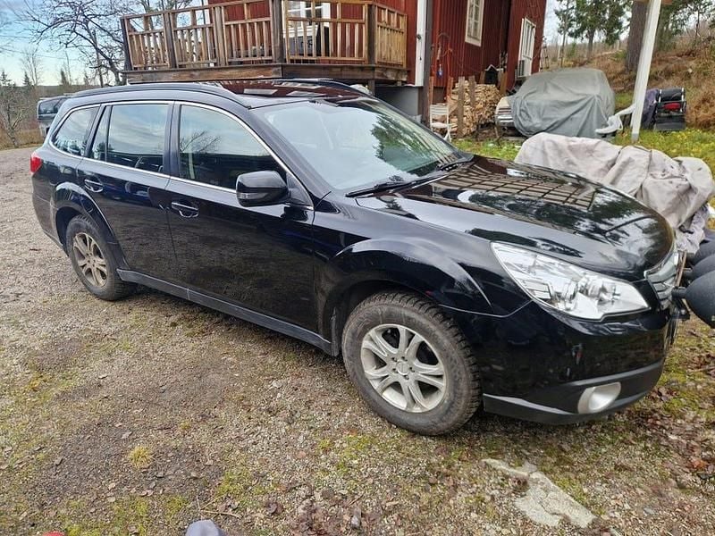 Begagnad 2011 Subaru Outback Kombi | 59 000 kr (Marknadspris) - Bild 1/4