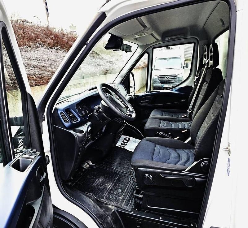 Begagnad Iveco Daily 140 HK (102 kW) 2020 Vit Pickup