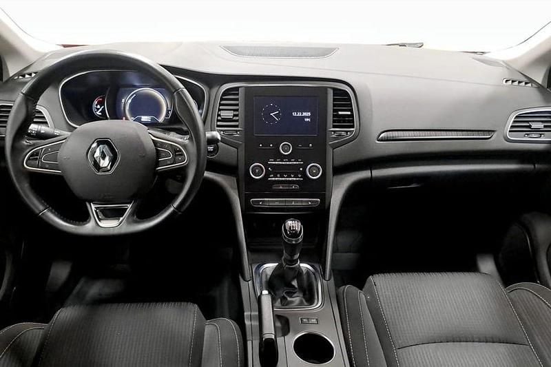 Begagnad Renault Mégane IV Zen 133 HK (97 kW) 2017 Röd Kombi