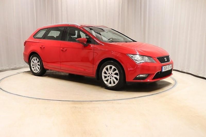 Begagnad Seat Leon ST 110 HK (80 kW) 2016 Röd Kombi
