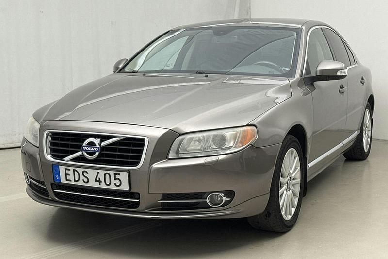 Grå Begagnad 2007 Volvo S80 Summum Sedan | 58 000 kr (Bra pris) - Bild 1/4