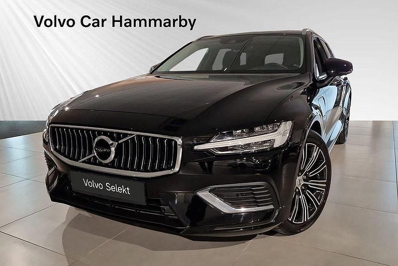 Svart Begagnad 2022 Volvo V60 Kombi | 354 000 kr (Marknadspris) - Bild 1/3