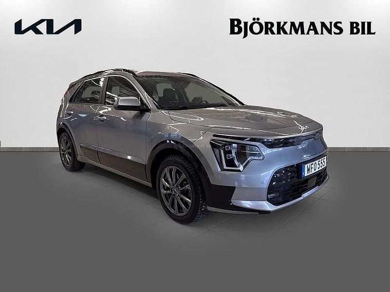 Begagnad Kia e-Niro 150 kW (204 HK) 2022 Grå SUV