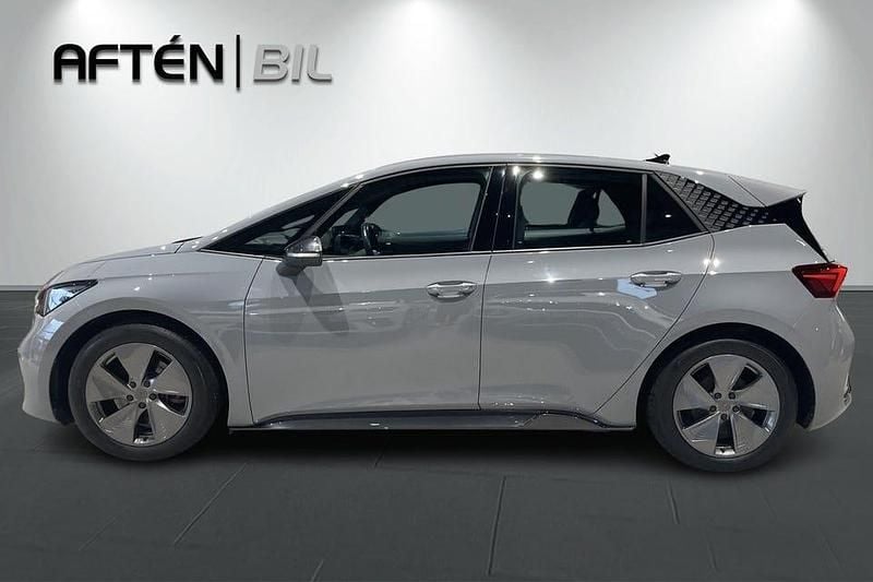 Grå Begagnad 2023 Cupra Born Halvkombi | 264 000 kr (Marknadspris) - Bild 1/4