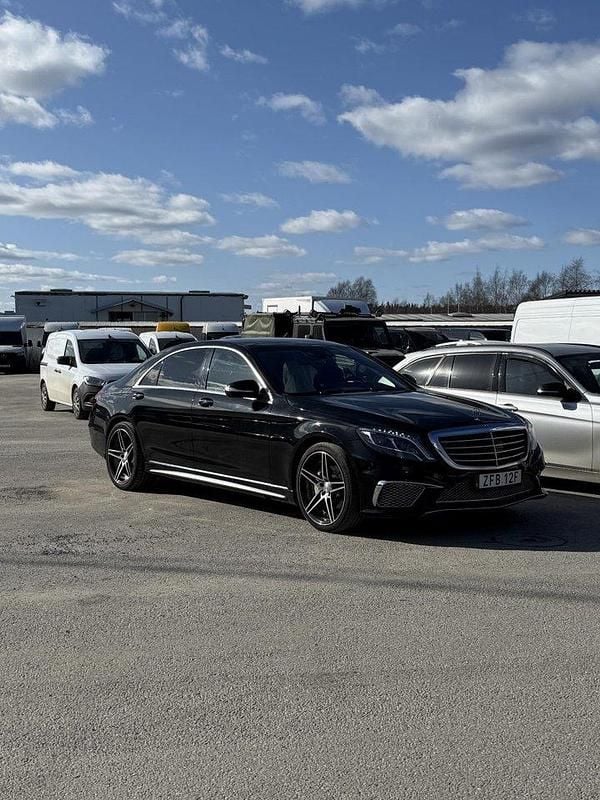 Svart Begagnad 2014 Mercedes S350 Sedan | 422 000 kr - Bild 1/4