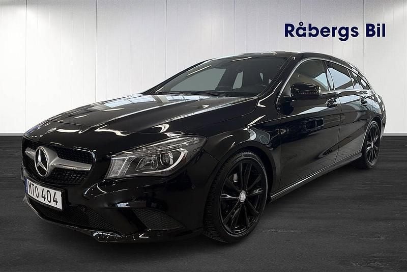 Kosmossvart metallic Begagnad 2015 Mercedes CLA200 Shooting Brake Kombi | 179 800 kr (Marknadspris) - Bild 1/4