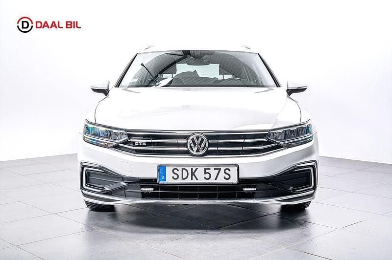 Begagnad VW Passat GTE 218 HK (160 kW) 2020 Vit Kombi