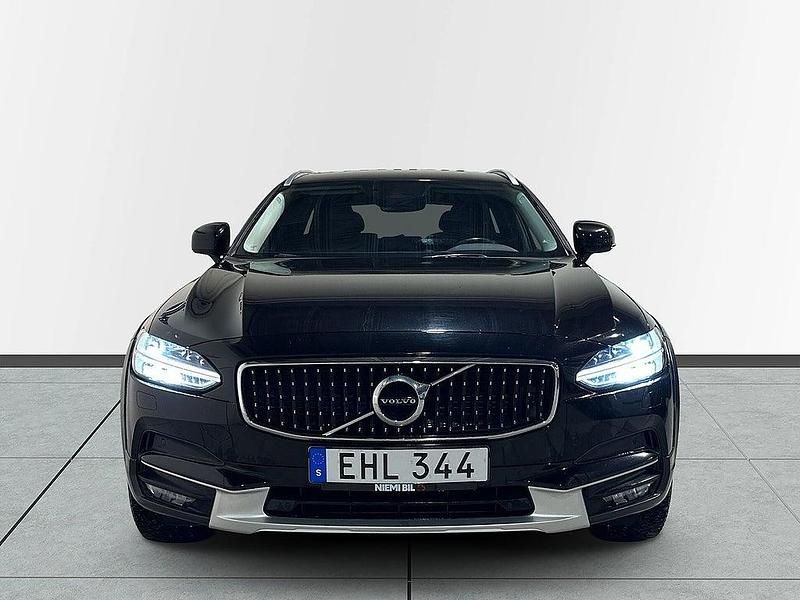 Begagnad Volvo V90 CC Inscription 190 HK (139 kW) 2017 Svart Kombi