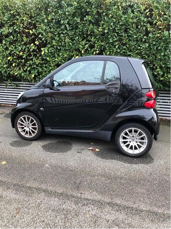 Svart Begagnad 2009 Smart ForTwo Coupé Sportkupé | 31 500 kr (Marknadspris) - Bild 1/4