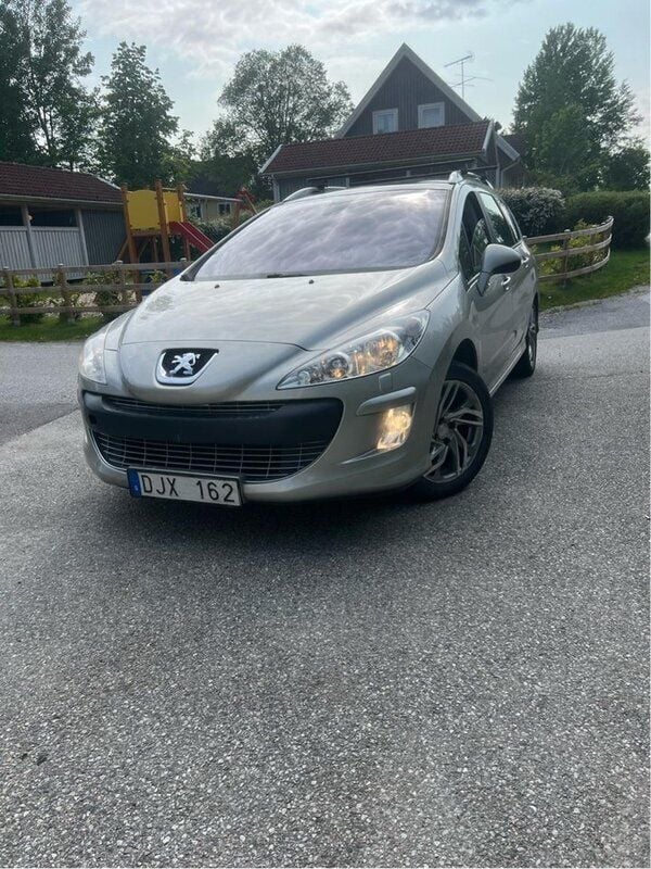 Grå Begagnad 2009 Peugeot 308 Kombi | 32 000 kr (Marknadspris) - Bild 1/4