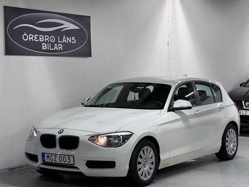Begagnad BMW 116 116 HK (85 kW) 2012 Vit Halvkombi