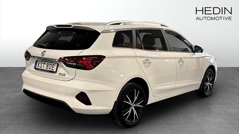 Begagnad MG MG5 EV Long Range Luxury 114 kW (156 HK) 2022 Vit Kombi