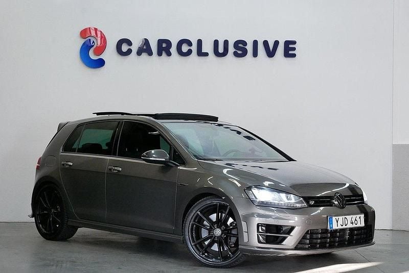Grå Begagnad 2016 VW Golf VII R Halvkombi | 299 900 kr (Dyr) - Bild 1/4
