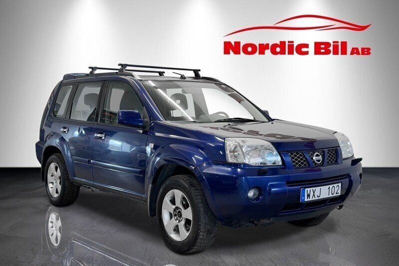Mörkblå (blå) Begagnad 2005 Nissan X-Trail SUV | 39 900 kr (Marknadspris) - Bild 1/4