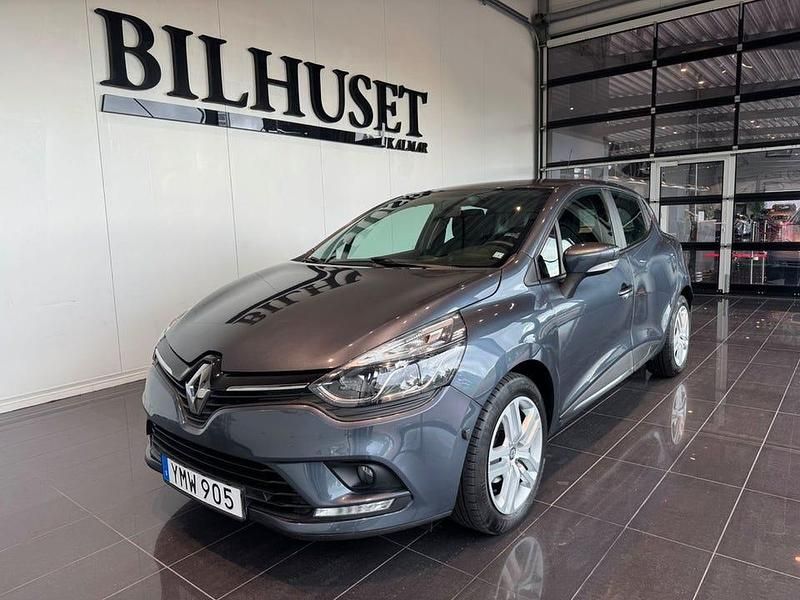 Grå Begagnad 2017 Renault Clio IV Expression Halvkombi | 109 879 kr (Marknadspris) - Bild 1/3