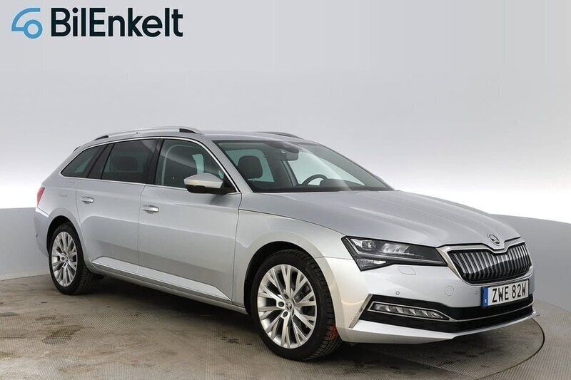 Grå Begagnad 2022 Skoda Superb LAURIN & KLEMENT Kombi | 329 900 kr (Bra pris) - Bild 1/4