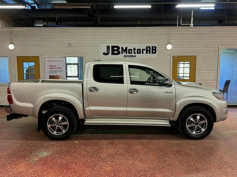 Silver Begagnad 2014 Toyota HiLux Pickup | 219 900 kr (Bra pris) - Bild 1/4