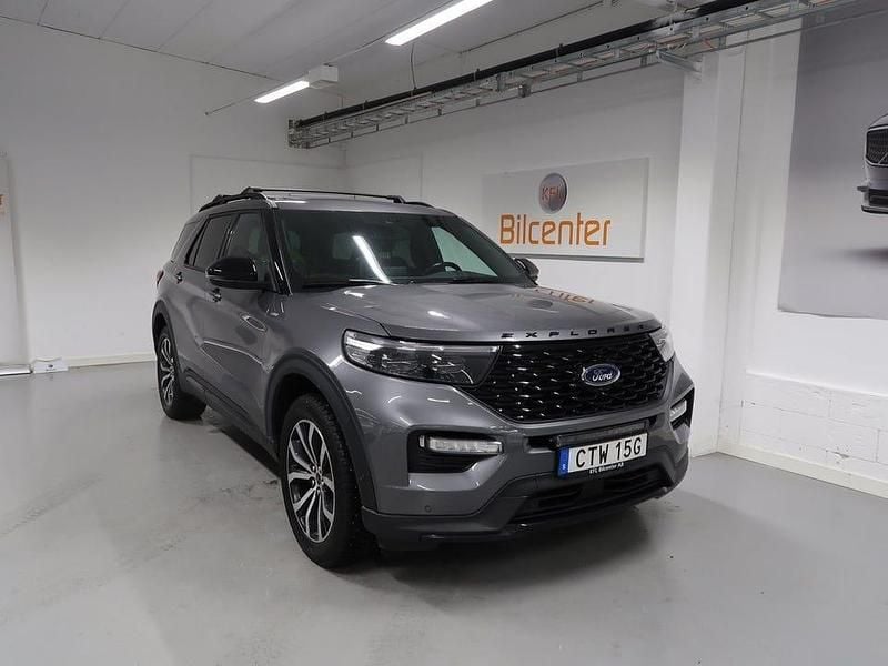 Grå Begagnad 2021 Ford Explorer ST-Line SUV | 379 900 kr (Bra pris) - Bild 1/3