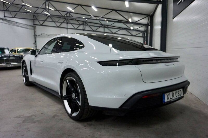 Begagnad Porsche Taycan 4S Performance Package 420 kW (572 HK) 2020 Vit Sedan