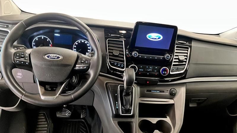 Begagnad Ford Tourneo Custom 2023 Svart Van