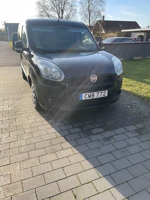 Begagnad 2014 Fiat Doblò Minibuss | 59 000 kr (Marknadspris) - Bild 1/4