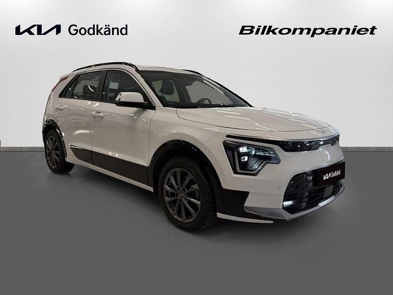 Begagnad Kia e-Niro 152 kW (207 HK) 2023 Vit SUV