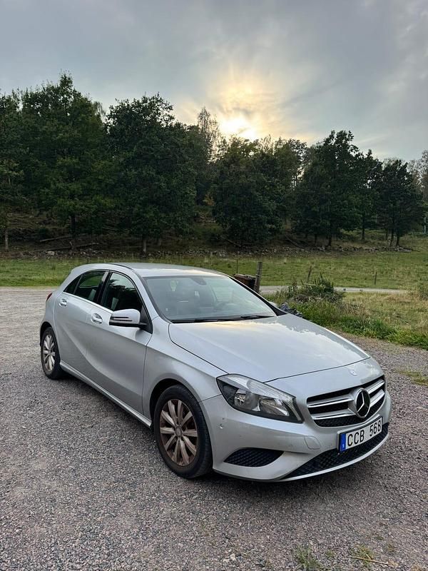 Begagnad Mercedes A180 122 HK (89 kW) 2014