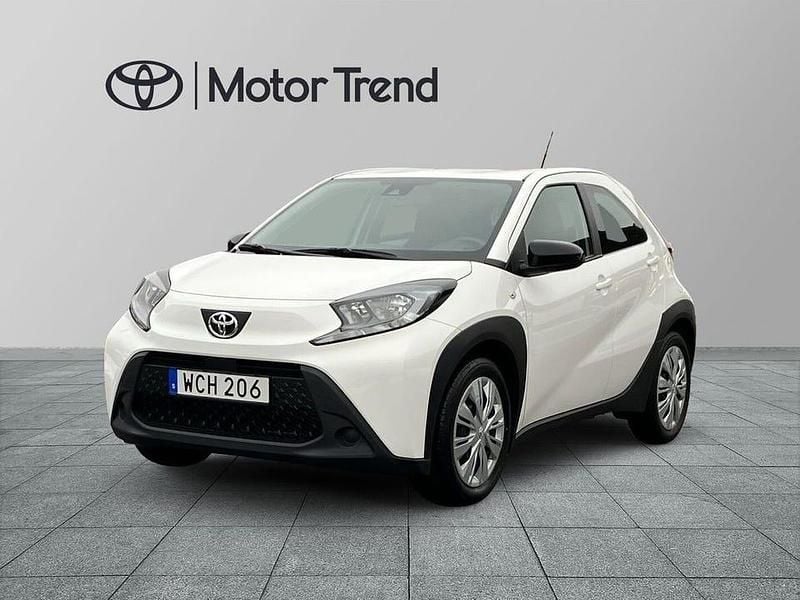 Begagnad Toyota Aygo X Play 72 HK (52 kW) 2022 Vit SUV