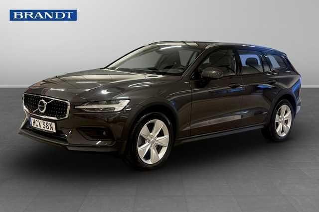 Begagnad Volvo V60 CC 197 HK (144 kW) 2023 Kombi
