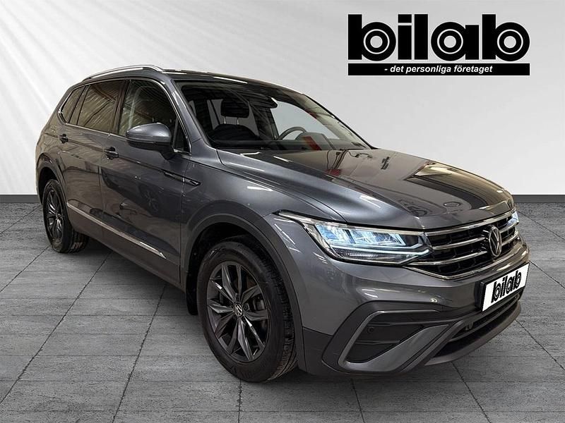 Begagnad VW Tiguan Allspace 2023 Grå SUV