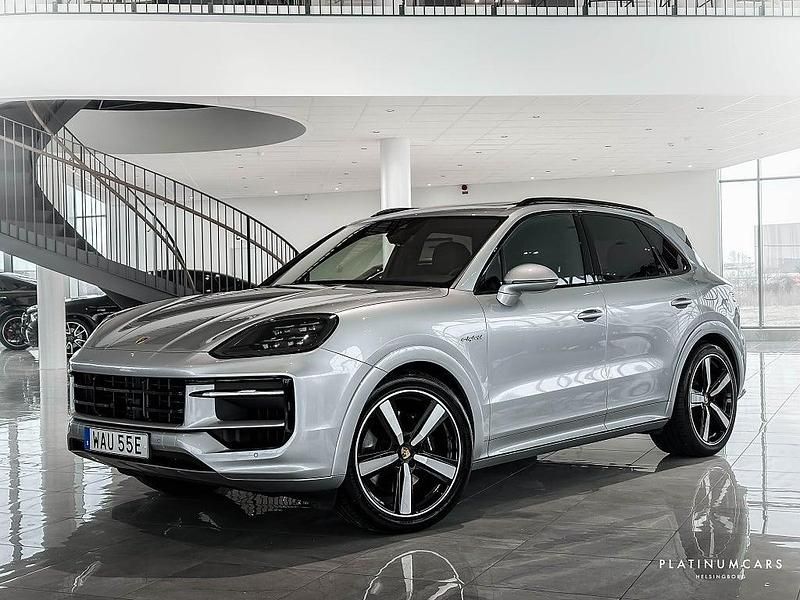Begagnad Porsche Cayenne 305 HK (224 kW) 2023 Silver SUV