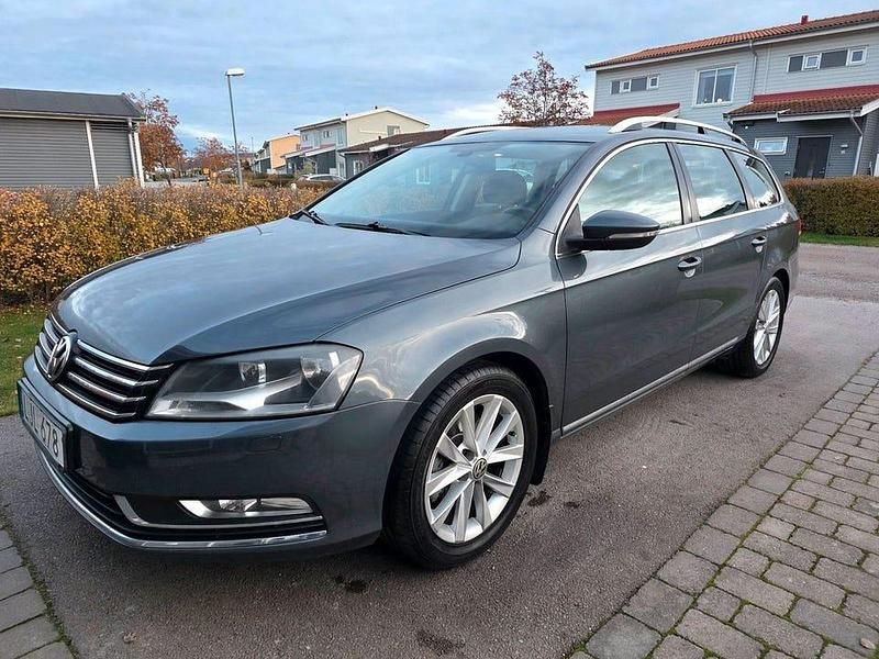 Gråmetallic Begagnad 2011 VW Passat Kombi | 47 000 kr (Bra pris) - Bild 1/4