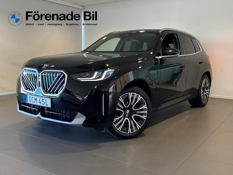 Svart Ny 2025 BMW X3 Comfort Edition SUV | 769 000 kr (Bra pris) - Bild 1/4
