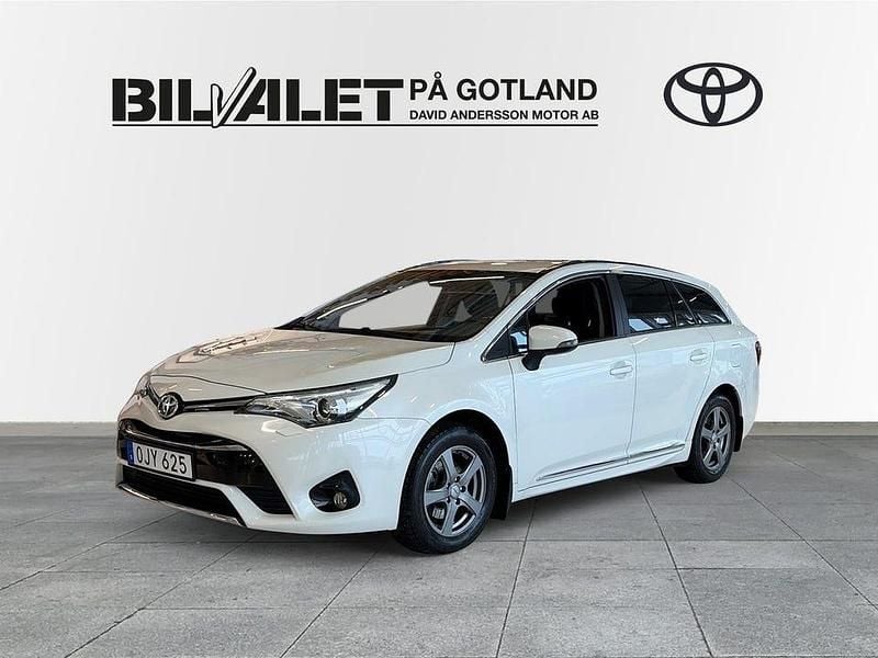 Begagnad Toyota Avensis 147 HK (108 kW) 2016 Vit Kombi