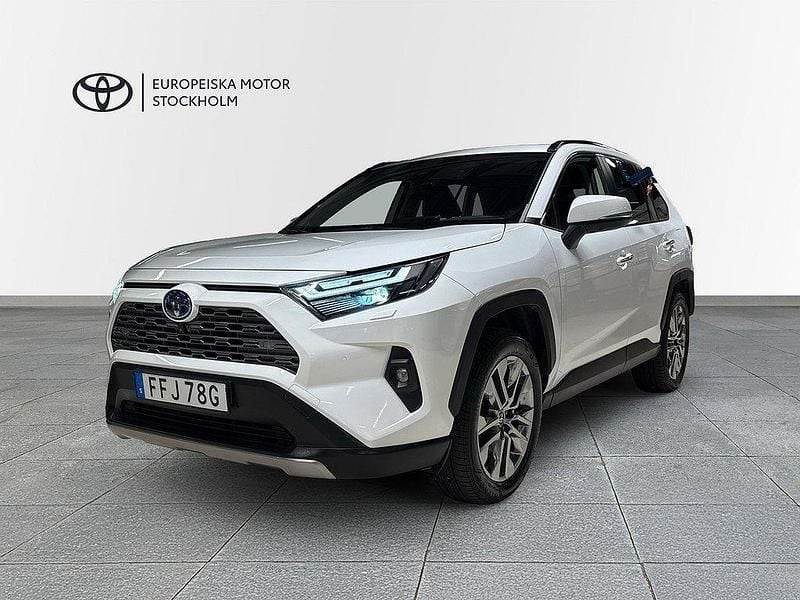 Vit Begagnad 2022 Toyota RAV4 Hybrid Executive SUV | 399 900 kr (Marknadspris) - Bild 1/3