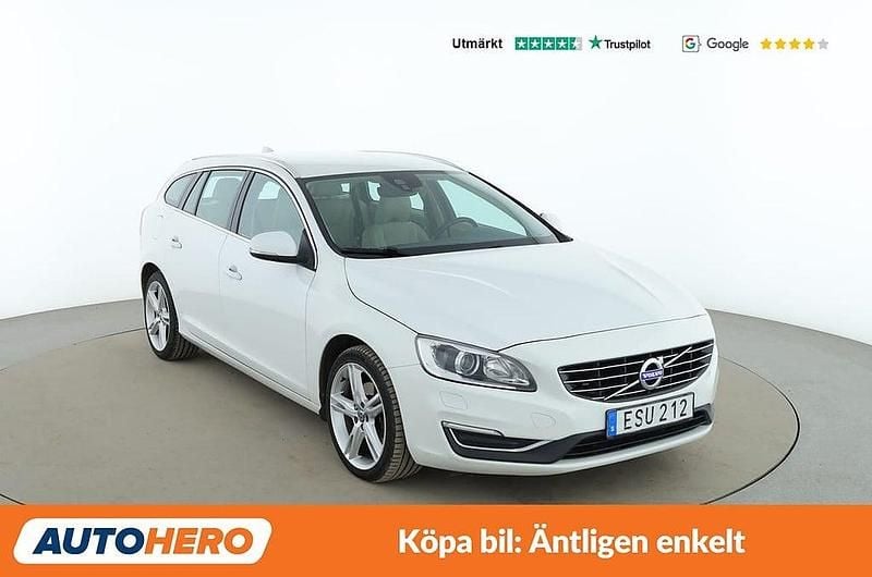 Begagnad Volvo V60 Summum 192 HK (141 kW) 2016 Vit Kombi